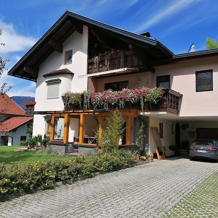 Nikolaus und Evelyn Astner, Ferienwohnungen Tröpolach Exterior foto